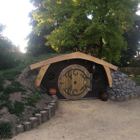 Domaine De Carnin Hotel Beloeil ภายนอก รูปภาพ